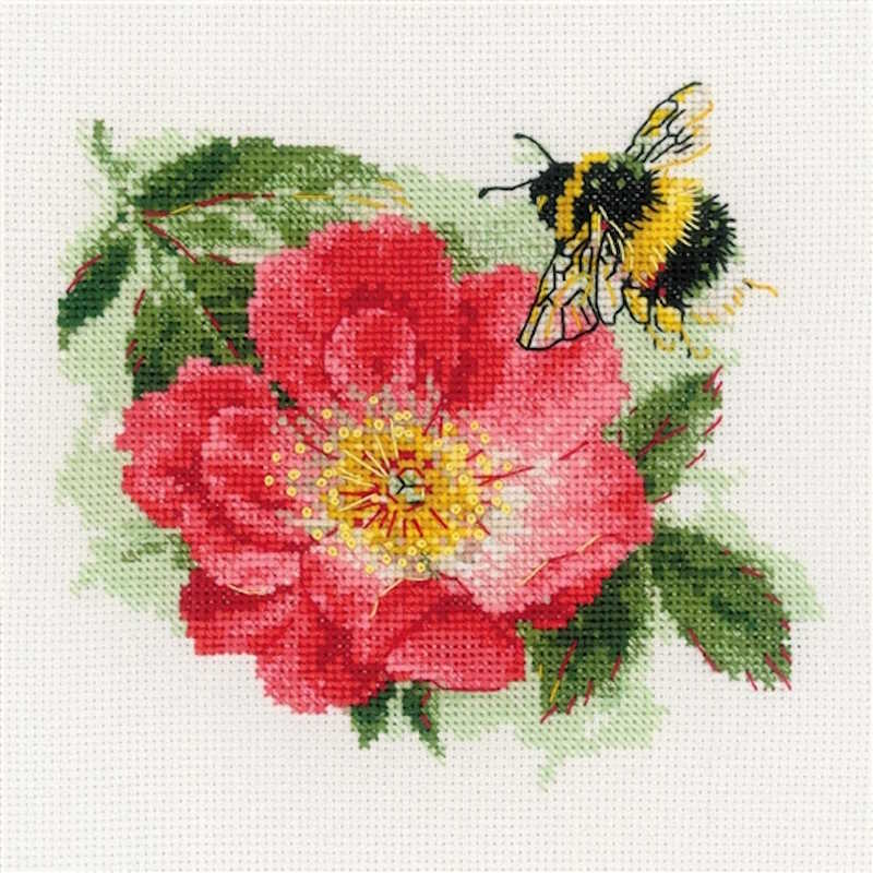 Furry Bumblebee Cross Stitch Kit By RIOLIS – The Happy Cross Stitcher